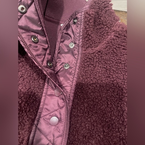 💫Athleta Cozy Sherpa Snap Sweatshirt Spiced Cabernet Size XS Burgundy💫 - Picture 3 of 9